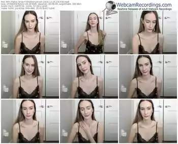 myfreecams-strwberrymoon-webcam-show-12_24_2018-23_14_34