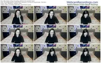 myfreecams-lilypoly-10-31-2025-21-42-57