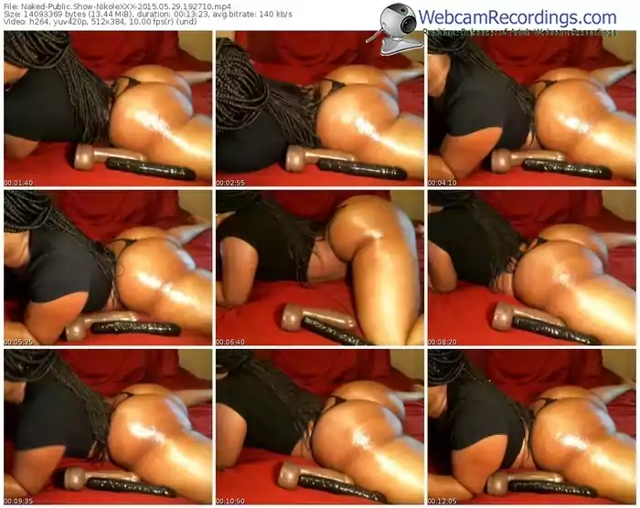 naked-nikolexxx-public-show-05_29_2015-19_27_10