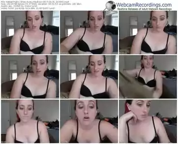 naked-avery-madison-public-show-06_01_2015-20_39_00