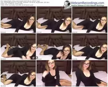 naked-karinnahot-public-show-06_02_2015-19_55_57