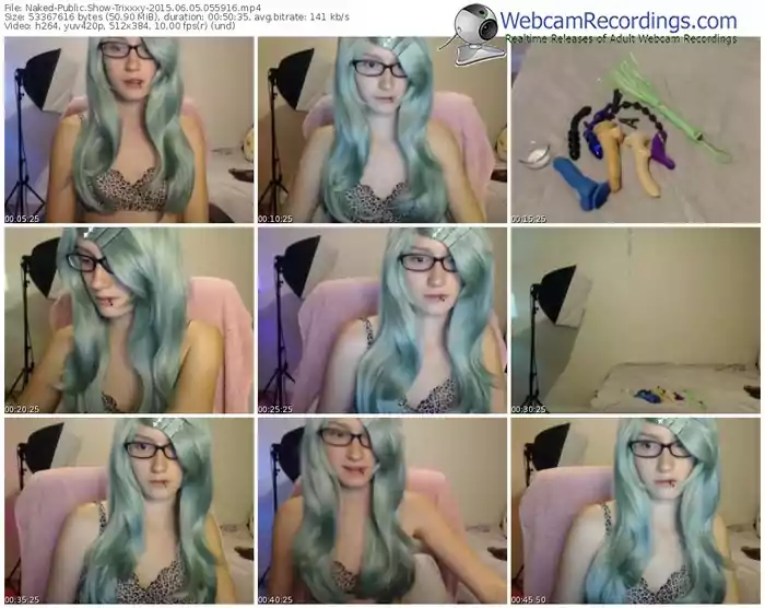 naked-trixxxy-public-show-06_05_2015-05_59_16