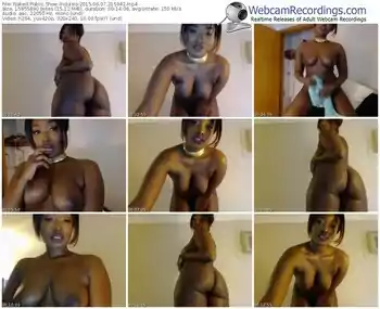 naked-induisis-public-show-06_07_2015-21_59_42