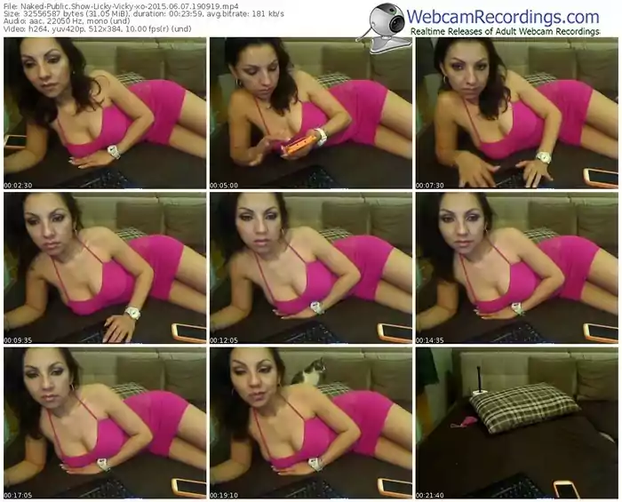 naked-licky-vicky-xo-public-show-06_07_2015-19_09_19