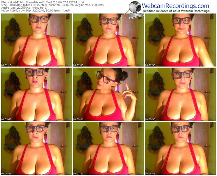 naked-trixie-xo-xo-public-show-06_07_2015-19_27_34