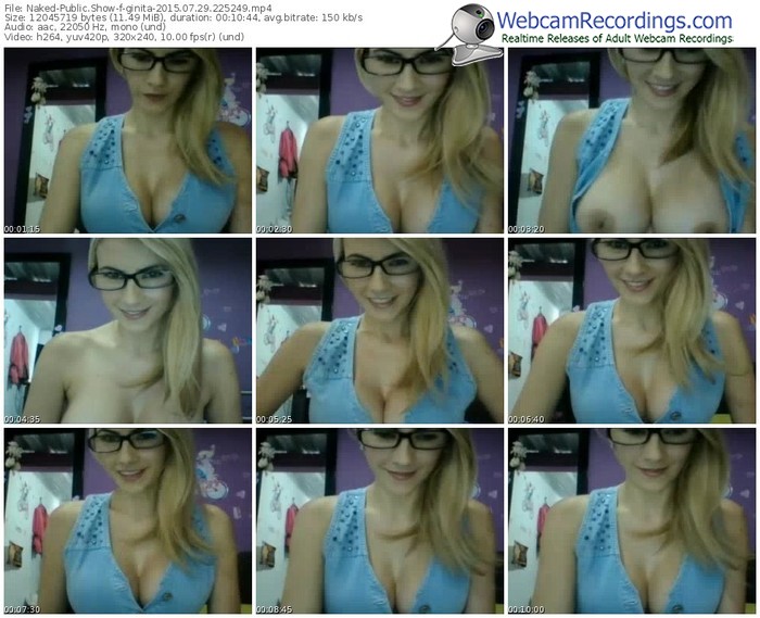 naked-ginita-public-show-07_29_2015-22_52_49