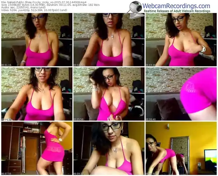 naked-licky_vicky_xo-public-show-07_30_2015-14_43_08