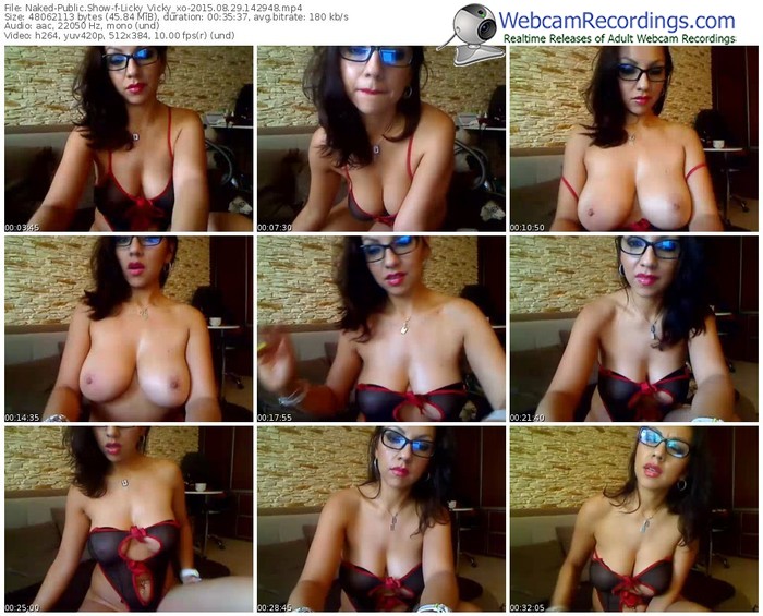 naked-licky_vicky_xo-public-show-08_29_2015-14_29_48