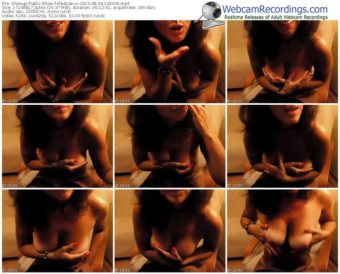 showup-madziaxxx-public-show-08_09_2015-19_20_09