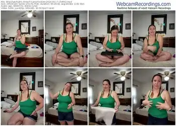 stripchat-curvyfreckles-04-17-2024-15-49-02