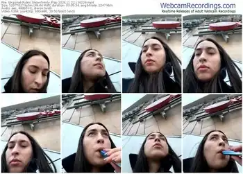 stripchat-holly_play-11-22-2024-13-02-29