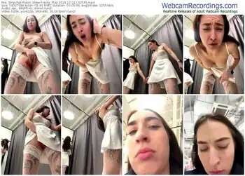 stripchat-holly_play-12-02-2024-14-25-45