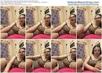 stripchat-larra69-05-22-2025-14-00-38