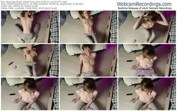 stripchat-hey_kris-10-19-2025-21-37-37